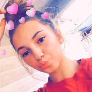 Meet your Posher, Mia